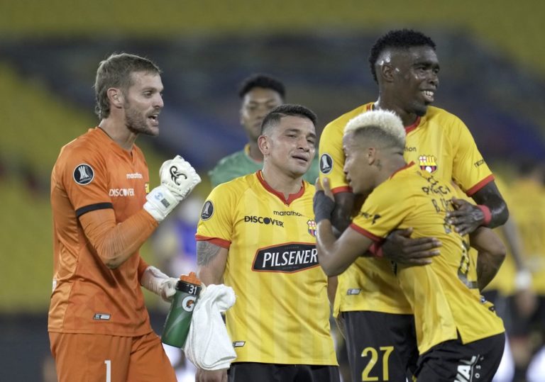 TAÇA LIBERTADORES DA AMÉRICA DE 2021. OITAVAS DE FINAL. JOGO DE VOLTA. SEGUNDA PARTIDA. BARCELONA DE GUAYAQUIL. EQUADOR. CLASSIFICADO. VÉLEZ SARSFIELD. ARGENTINA. ELIMINADO. QUARTAS DE FINAL.