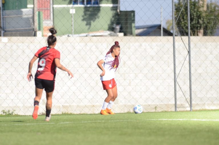 CAMPEONATO BRASILEIRO DE FUTEBOL FEMININO DA SÉRIE A2 DE 2021. QUARTAS DE FINAL. PRIMEIRO JOGO. JOGO DE IDA. RED BULL BRAGANTINO-SP. ATHLETICO-PR.