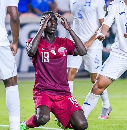COPA OURO DE 2021. PRIMEIRA FASE. TERCEIRA RODADA. GRUPO D. CATAR. PRIMEIRO LUGAR. CLASSIFICADO. 7 PONTOS. HONDUAS. CLASSIFICADO. SEGUNDO LUGAR. 6 PONTOS. PANAMÁ. TERCEIRO LUGAR. ELIMINADO. 4 PONTOS. GRANADA. QUARTO LUGAR. ELIMINADO. 0 PONTO.