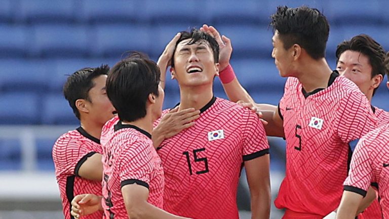 JOGOS OLÍMPICOS DE TÓQUIO DE 2020.2021. PRIMEIRA FASE. TERCEIRA RODADA. GRUPO B. COREIA DO SUL. 6 PONTOS. PRIMEIRO LUGAR. CLASSIFICADO. HONDURAS. QUARTO LUGAR. 3 PONTOS. -6 GOLS DE SALDO. ELIMINADO.