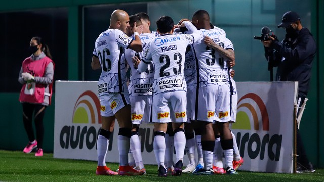 CAMPEONATO BRASILEIRO DA SÉRIE A DE 2021. PRIMERA FASE. DÉCIMA RODADA. CHAPECOENSE-SC. CORINTHIANS-SP.