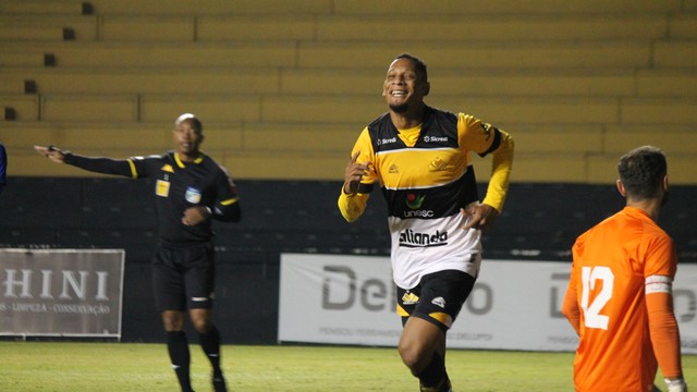 CAMPEONATO BRASILEIRO DA SÉRIE C DE 2021. PRIMEIRA FASE. SEXTA RODADA. GRUPO B. CRICIÚMA-SC. PARANÁ CLUBE-PR.