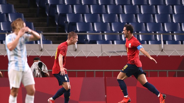 JOGOS OLÍMPICOS DE TÓQUIO DE 2020. 2021. PRIMEIRA FASE. TERCEIRA RODADA. GRUPO C. ESPANHA. CLASSIFICADA. PRIMEIRO LUGAR 5 PONTOS. ARGENTINA. TERCEIRO LUGAR. ELIMINADA. 4 PONTOS. -1 GOL DE SALDO.