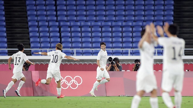 JOGOS OLÍMPICOS DE TÓQUIO DE 2020. 2021. PRIMEIRA FASE. TERCEIRA RODADA. GRUPO A. JAPÃO. PRIMEIRO COLOCADO. CLASSIFICADO. 9 PONTOS. FRANÇA. TERCEIRO LUGAR. 3 PONTOS. ELIMINADO.