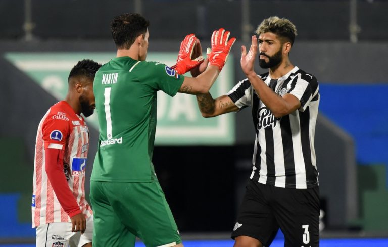 COPA SUL-AMERICANA DE 2021. OITAVAS DE FINAL. SEGUNDA PARTIDA. JOGO DE VOLTA. LIBERTAD. PARAGAI. CLASSIFICADO. JUNIOR BARRANQUILLA. COLÔMBIA. ELIMINADO. QUARTAS E FINAL. LIBERTAD. PARAGUAI. CONTRA. SANTOS-SP; BRASIL. INDEPENDIENTE. ARGENTINA.