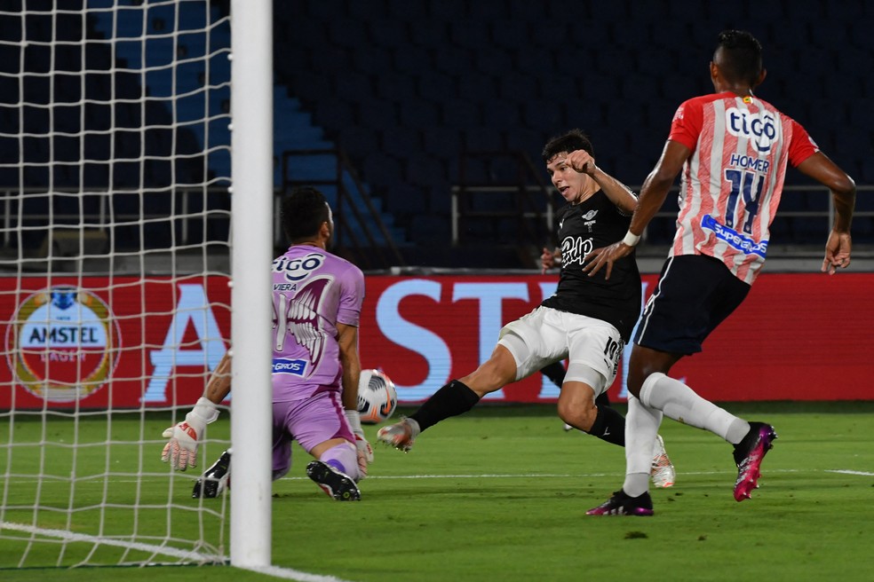 COPA SUL-AMERICANA DE 2021. OITAVAS DE FINAL. JOGO DE IDA. PRIMEIRA PARTIDA. JUNIOR BARRANQUILLA. COLÔMBIA. LIBERTAD. PARAGUAI.