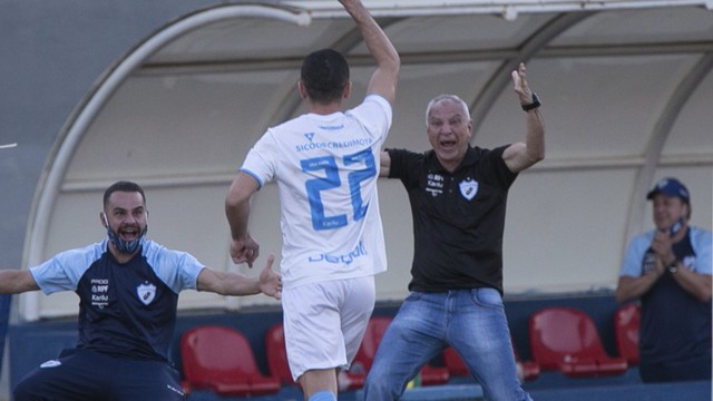 CAMPEONATO BRASILEIRO DA SÉRIE B DE 2021. PRIMEIRA FASE. DÉCIMA QUARTA RODADA. LONDRINA-PR. REMO-PA.