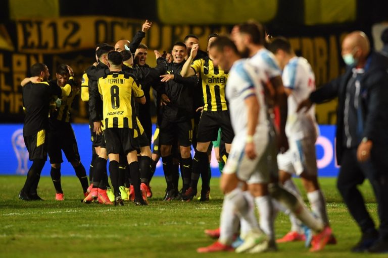 COPA SUL-AMERICANA DE 2021. QUARATS DE FINAL. JOGO DE IDA. JOGO DE VOLTA. PEÑAROL. URUGUAI. SPORTING CRISTAL. PERU. RED BULL BRAGANTINO-SP. BRASIL. ROSARIO CENTRAL. ARGENTINA. LDU. LIGA DEPORTIVA UNIVERSITÁRIA DE QUITO. EQUADOR. ATHLETICO-PR. BRASIL.SANTOS-SP. BRASIL. LIBERTAD. PARAGUAI.