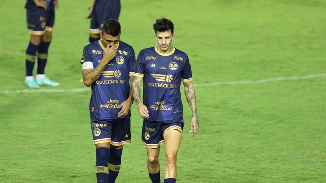 CAMPEONATO BRASILEIRO DA SÉRIE B DE 2021. PRIMEIRA FASE. DÉCIMA QUARTA RODADA. NÁUTICO-PE. BRUSQUE-SC.