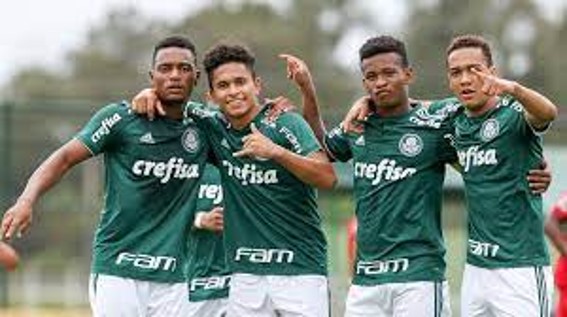 CAMPEONATO BRASILEIRO DE FUTEBOL SUB-17 DE 2021. PRIMEIRA FASE. NONA RODADA. GRUPO A. SÃO PAULO-SP. TERCEIRO COLOCADO. CLASSIFICADO. 17 PONTOS. PALMEIRAS-SP. SEGUNDO COLOCADO. CLASSIFICADO. 22 PONTOS.