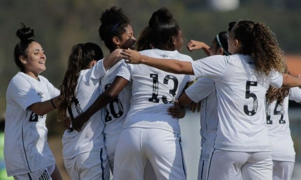 CAMPEONAOT BRASILEIRO DE FUTEBOL FEMININO DE FUTEBOL SUB-18. PRIMEIRA FASE. QUARTA RODADA. GRUPO D. AUDAX-SP. ATLÉTICO-MG. CARÁ-CE. SANTOS-SP. GRUPO E. CHAPECOENSE-SC. FERROVIÁRIA-SP. ATLÉTICO-GO. JUVENTUDE-RS. GRUPO F. AVAÍ/KINDERMANN-SC. CORINTHIANS-SP. FORTALEZA-CE. BAHIA-BA.