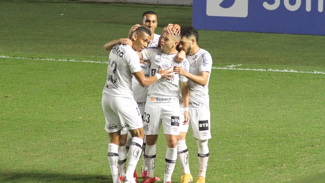 CAMPEONATO BRASILEIRO DA SÉRIE A D E021. PRIMEIRA FASE. DÉCIMA RODADA. SANTOS-SP. ATHLETICO-PR.