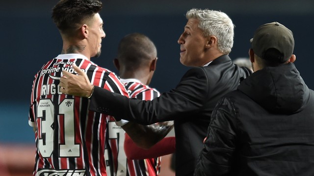 TAÇA LIBERTADORES DA AMÉRICA DE 2021. OITAVAS DE FINAL. SEGUNDA PARTIDA. JOGO DE VOLTA. SÃO PAULO-SP. BRASIL CLASSIFICADO. RACING. ARGENTINA. ELIMINADO. QUARTAS DE FINAL. JOGO DE IDA. JOGO DE VOLTA. SÃO PAULO-SP. BRASIL. CONTRA. UNIVERSIDAD CATÓLICA. CHILE.OU. PALMEIRAS-SP. BRASIL.