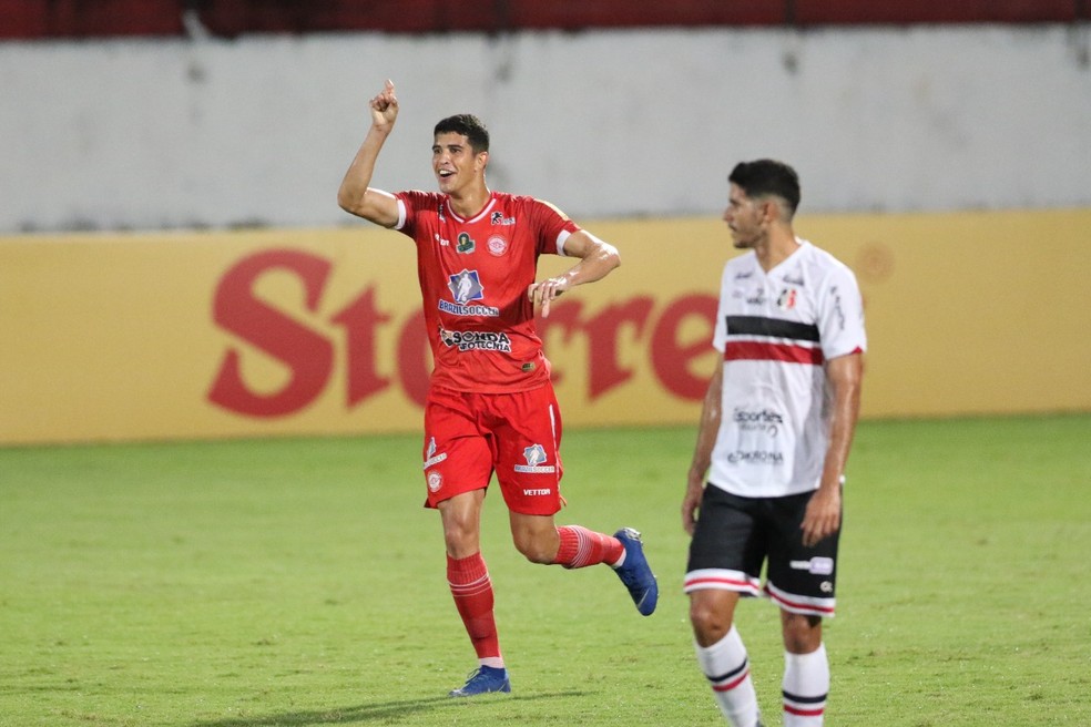 CAMPEONATO BRASILEIRO DA SÉRIE C DE 021. PRIMEIRA FASE. OITAVA RODADA. GRUPO A. SANTA CRUZ-PE. TOMBENSE-MG.