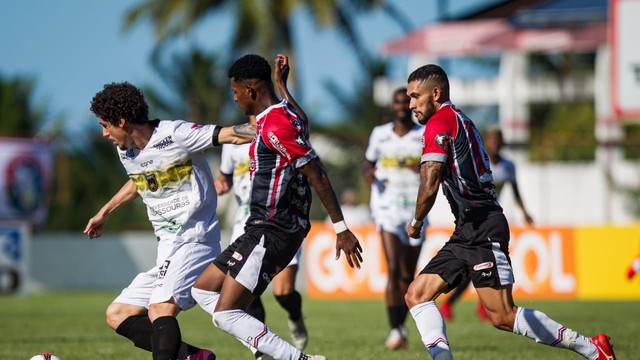 CAMPEONARTO BRASILEIRO DA SÉRIE C DE 2021. PRIMEIRA FASE. SEXTA RODADA. GRUPO A. FERROVIÁRIO-CE. VOLTA REDONDA-RJ.