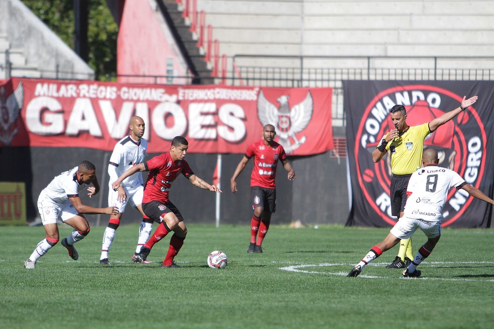 CAMPEONATO BRASILEIRO DA SÉRIE B DE 2021. PRIMEIRA FASE. DÉCIMA SEGUNDA RODADA. VITÓRIA-BA. BRASIL DE PELOTAS-RS.