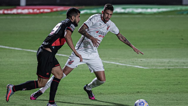 COPA DO BRASIL DE 2021. OITAVAS DE FINLA. JOGO DE VOLTA. SEGUNDA PARTIDA. ATHLETICO-PR. CLASSIFICADO. ATLÉTICO-GO. ELIMINADO.