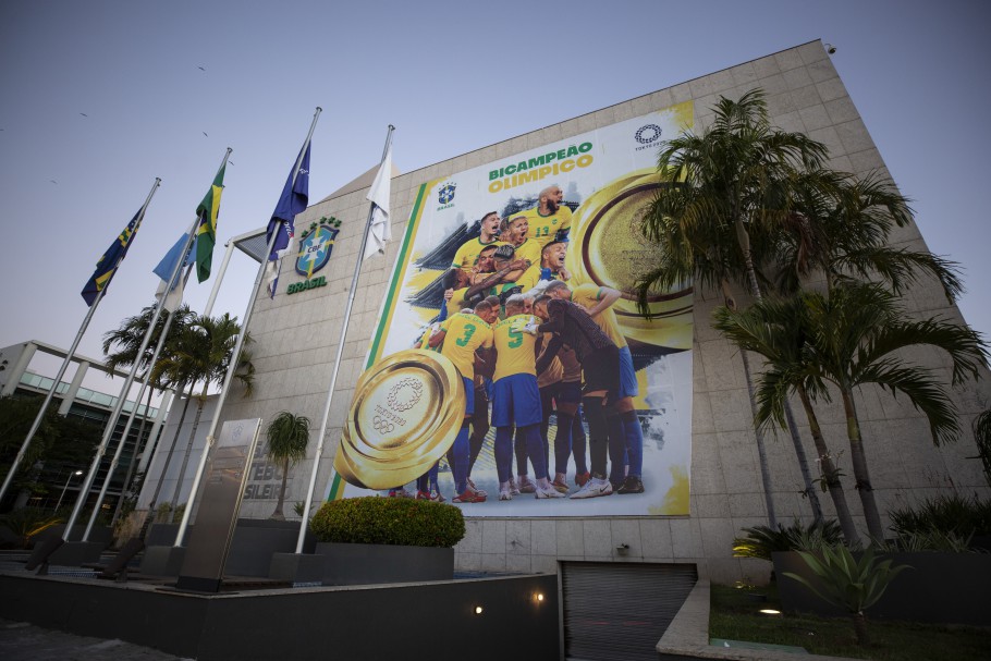 SELEÇÃO BRASILEIRA OLÍMPICA. BICAMPEÃO. BRASIL.