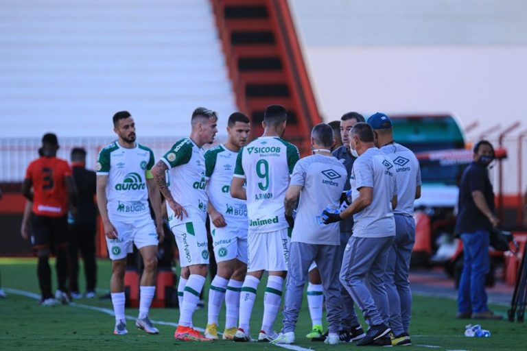 CAMPEONATO BRASIELIRO DA SÉRIE A DE 2021. PRIMEIRA FASE. DÉCIMA SÉTIMA RODADA. CHAPECOENSE-SC. ATLÉTICO-GO.
