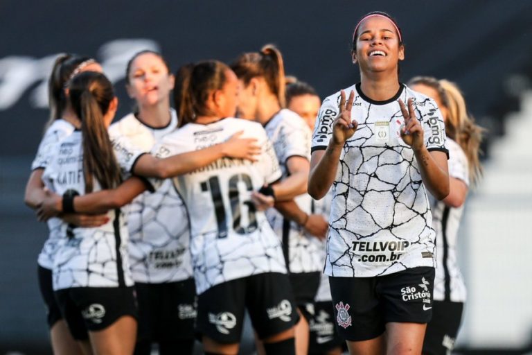 CAMPEONATO BRASILEIROD E FUTEBOL FEMININO DA SÉRIE A1 DE 2021. QUARTAS DE FINAL. JOGO DE VOLTA. SEGUNDA PARTIDA. CORINTHIANS-SP. CLASSIFICADO. AVAÍ/KINDERMANN-SC. ELIMINADO. SEMIFINAL. CORINTHIANS-SP. CONTRA. SANTOS-SP. OU. FERROVIÁRIA-SP. JOGO DE IDA. JOGO DE VOLTA. PRIEMIRA PARTIDA. SEGUNDA PARTIDA.