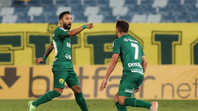 CAMPEONATO BRASILEIRO DA SÉRIE A DE 2021. PRIMEIRA FASE. DÉCIMA SEXTA RODADA. CUIABÁ-MT. ATHLETICO-PR.