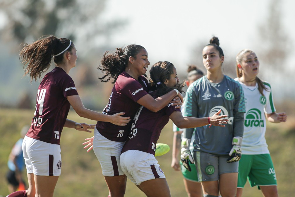 CAMPEONATO BRASILEIRO DE FUTEBOL FEMININO SUB-18 DE 2021. SEGUNDA FASE. SEGUNDA RODADA. FERROVIÁRIA-SP. CHAPECOENSE-SC.GRUPO G.