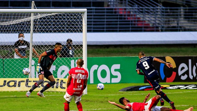 COPA DO BRASIL DE 2021. OITAVAS DE FINAL. JOGO DE VOLTA. SEGUNDA PARTIDA. FORTALEZA-CE. CLASSIFICADO. CRB-AL. ELIMINADO.