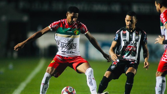 CAMPEONATO BRASILEIRO DA SÉRIE B DE 2021. PRIMEIRA FASE. DÉCIMA OITAVA RODADA. OPERÁRIO-PR. BRUSQUE-SC.