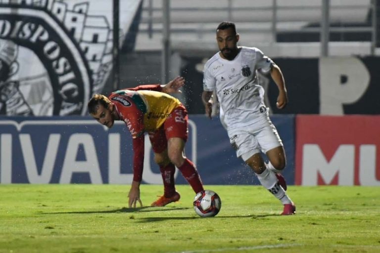 CAMPEONATO BRASILEIRO DA SÉRIE B DE 2021. PRIEMIRA FASE. VIGÉSIMA RODADA. PONTE PRETA-SP. BRUSQUE-SC.