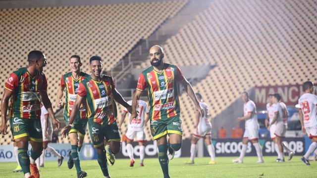 CAMPEONATO BRASILEIRO DA SÉRIE B DE 2021. PRIMEIRA FASE. DÉCIMA SÉTIMA RODADA. SAMPAIO CORRÊA-MA. NÁUTICO-PE.