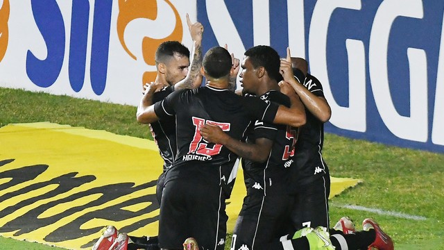 CAMPEONATO BRASILEIRO DA SÉRIE B DE 2021. PRIMEIRA FASE. DÉCIMA SÉTIMA RODADA. VASCO-RJ. VILA NOVA-GO.
