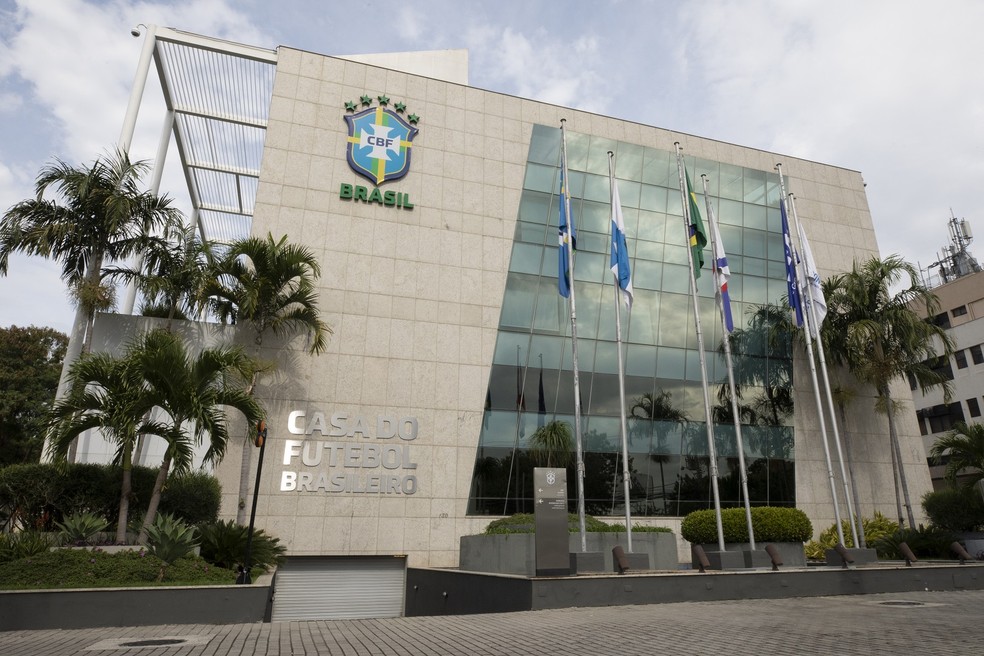CBF. CONFEDERAÇÃO BRASILEIRA DE FUTEBOL. INTERVENÇÃO. ANULADA.
