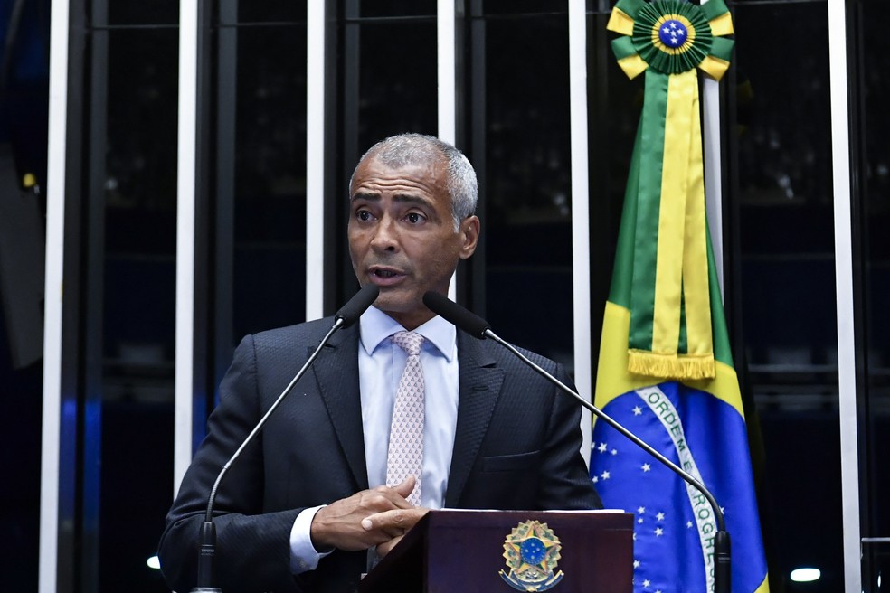 LEI DO MANDANTE. SENADOR ROMÁRIO.