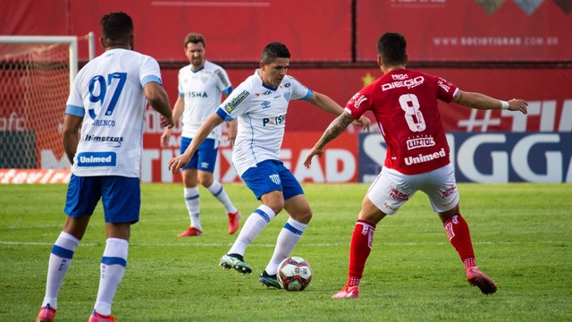 CAMPEONATO BRASILEIRO DA SÉRIE B DE 2021. PRIEMIRA FASE. VIGÉSIMA PRIMEIRA RODADA. VILA NOVA-GO. AVAÍ-SC.