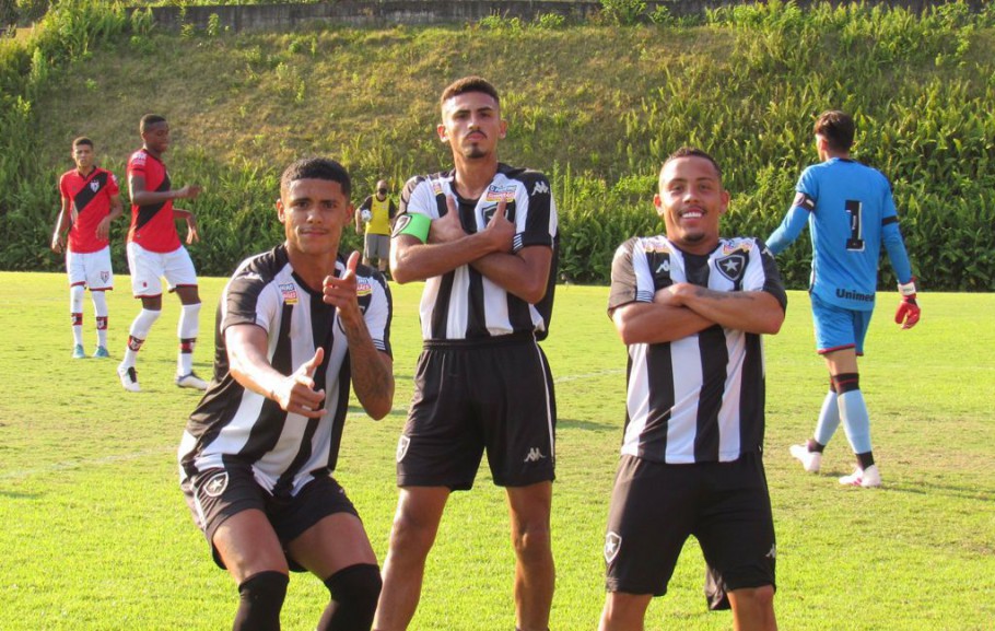 CAMPEONATO BRASILEIRO DE FUTEBOL SUB-20. PRIMEIRA FASE. DÉCIMA SÉTIMA RODADA. SANTOS-SP. FLAMENGO-RJ. INTERNACIONAL-RS. BAHIA-BA. FLUMINENSE-RJ. AMÉRICA-MG. FORTALEZA-CE. VASCO-RJ. ATLÉTICO-GO. BOTAFOGO-RJ. PALMEIRAS-SP. CRUZEIRO-MG.