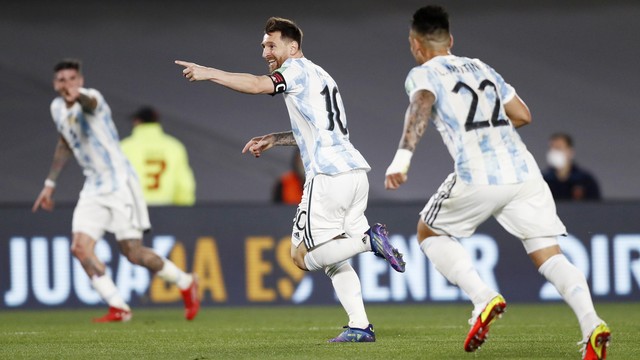 ELIMINATÓRIAS SUL-AMERICANA. CONMEBOL. CONFEDERAÇÃO SUL-AMERICANA DE FUTEBOL. COPA DO MUNDO DE 2022. CATAR. PRIMEIRA FASE. QUINTA RODADA. ARGENTINA. URUGUAI.