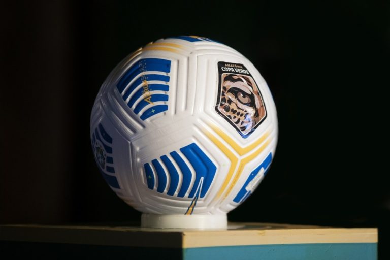 COPA VERDE DE 2021. SEMIFINAL. JOGO DE VOLTA. SEGUNDA PARTIDA. ATHLETICO-PR. CLASSIFICADO. FLAMENGO-RJ. ELIMINADO.