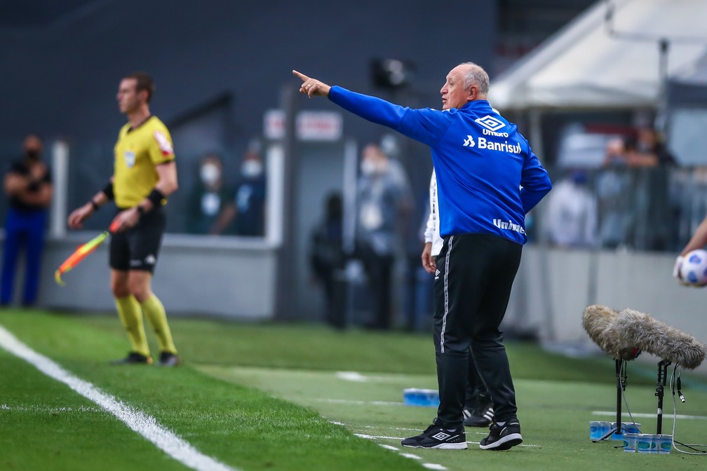 GRÊMIO-RS. DEMISSÃO. FELIPÃO.