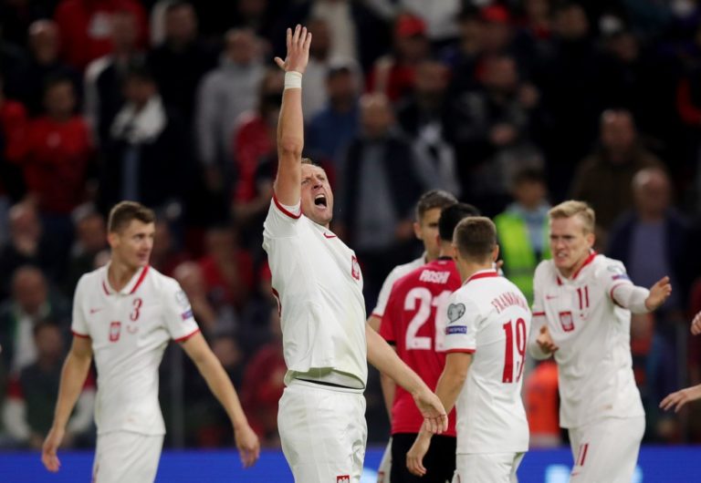 ELIMINATÓRIAS DA EUROPA. UEFA. UNIÃO DAS ASSOCIAÇÕES EUROPEIAS DE FUTEBOL. PRIMEIRA FASE. OITAVA RODADA. POLÔNIA. ALBÂNIA. GRUPO I.