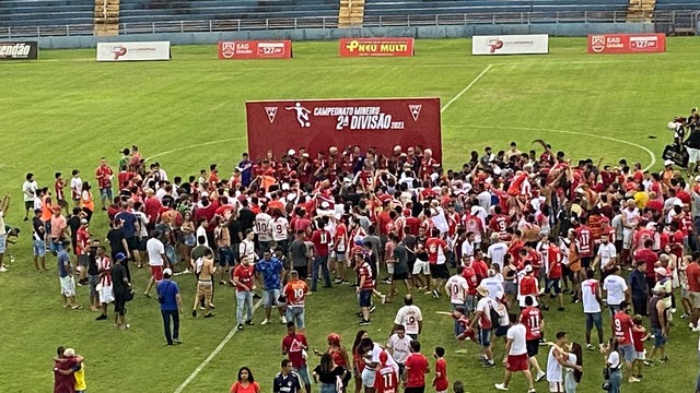 CAMPEONATO MINEIRO DA SEGUNDA DIVISÃO DE 2021. FINAL. JOGO DE VOLTA,. UBERABA-MG. CAMPEÃO. BICAMPEÃO. 2015 E 2021. VARGINHA ESPORTE CLUBE-MG. VICE-CAMPEÃO.