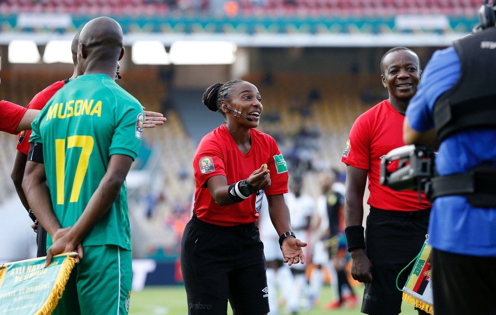 SALIMA MUKANSANGA. RUANDA. ZIMBÁBUE. PRIMEIRA MULHER. COPA AFRICANA DAS NAÇÕES. GUINÉ.