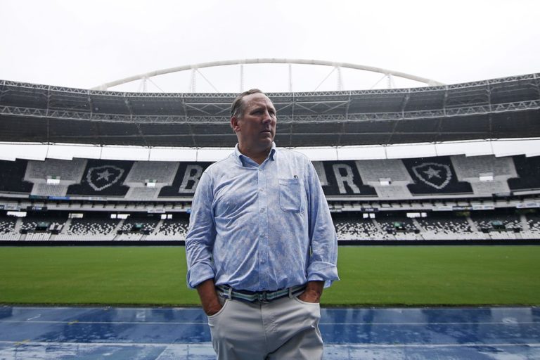 BOTAFOGO-RJ. SAF. COMPRA DO CLUBE. SOCIEDADE ANÔNIMA DO FUTEBOL.