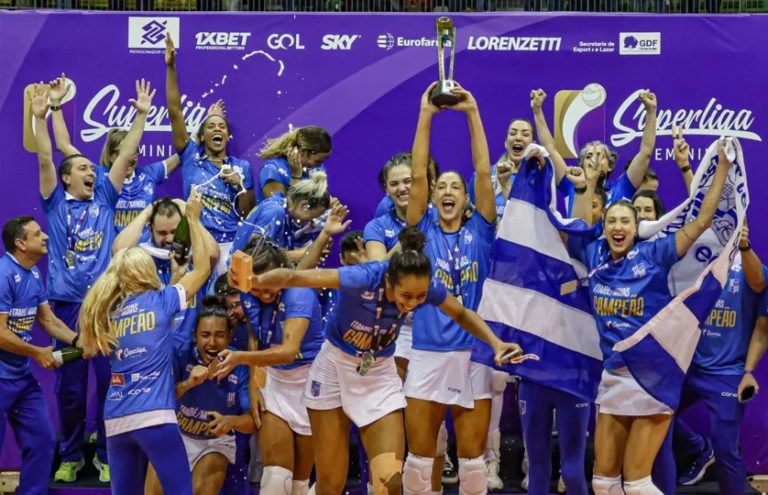 SUPERLIGA FEMININA TEMPPORADA 2021. 2022. FINAL. SEGUNDO JOGO. MINAS-MG. CAMPEÃO. TRICAMPEÃO. PRAIA CLUBE-MG. VICE-CAMPEÃO.