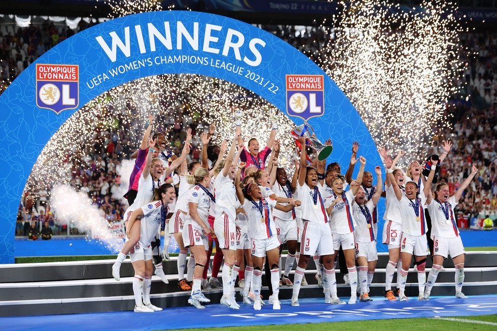 LIGA DOS CAMPEÕES DA EUROPA DE FUTEBOL FEMININO. FINAL. JOGO ÚNICO. PARTIDA ÚNICA. LYON. FRANÇA. CAMPEÃO. OCTACAMPEÃO. 2011. 2012. 2016. 2017. 2018. 2019. 2020. 2022. TEMPORADA 2021/2022. BARCELONA. ESPANHA. VICE-CAMPEÃO.