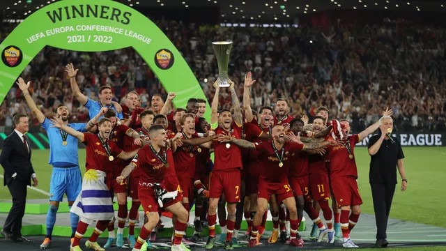 LIGA CONFERÊNCIA TEMPORADA 2021. 2022. FINAL. JOGO ÚNICO. PARTIDA ÚNICA. ROMA. ITÁLIA. CAMPEÃ. FEYENNORD. HOLANDA. VICE-CAMPEÃO..