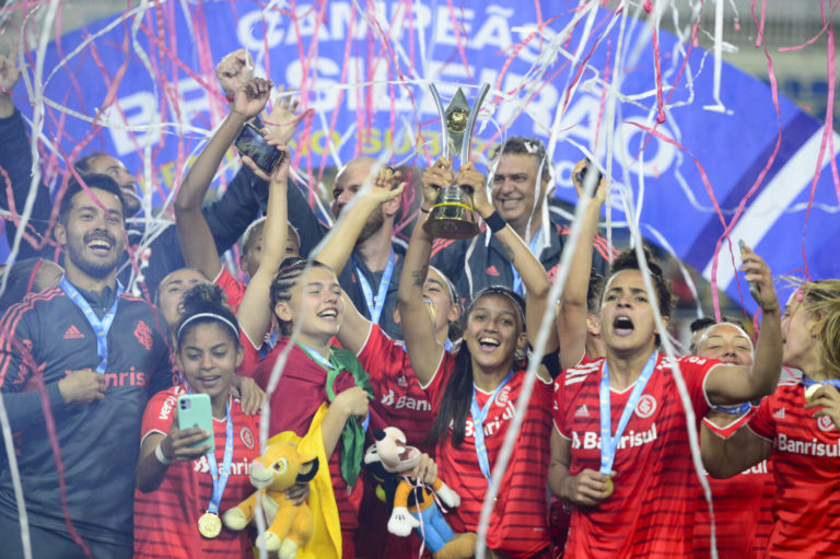 CAMPEONATO BRASILEIRO DE FUTEBOL FEMININO SUB -20 DE 2022. FINAL. JOGO DE VOLTA. INTERNACIONAL-RS. CAMPEÃO. SÃO PAULO-SP. VICE-CAMPEÃO.