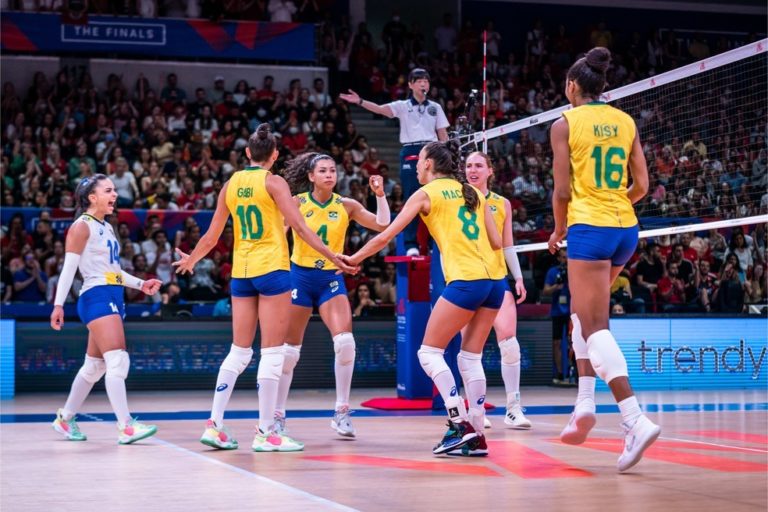 LIGA DAS NAÇÕES DE VÔLEI FEMININO. SEMIFINAL. BRASIL. CLASSIFICADO. SÉRVIA. ELIMINADO. CONTRA. ITÁLIA. OU TURQUIA.