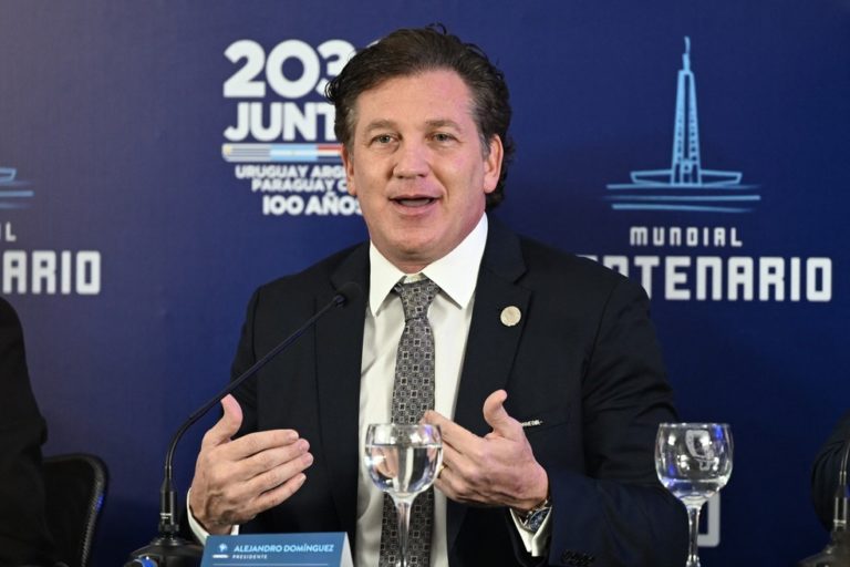 CONMEBOL. CONFEDERAÇÃO SUL-AMERICANA DE FUTEBOL. 10. DEZ SELEÇÕES. ARGENTINA. BRASIL. BOLÍVIA. CHILE. COLÔMBIA. EQUADOR. PARAGUAI. PERU. URUGUAI. VENEZUELA.