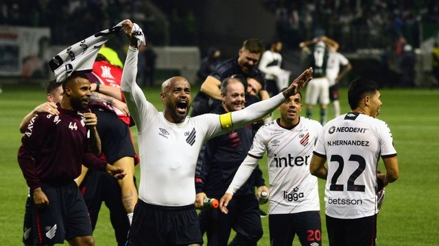 TAÇA LIBERTADORES DA AMÉRICA DE 2022. SEMIFINAL. JOGO DE VOLTA. SEGUNDA PARTIDA. PALMEIRAS-SP. BRASIL. ELIMINADO. ATHLETICO-PR. BRASIL. CLASSIFICADO. FINAL. JOGO ÚNICO. GUAYAQUIL. EQUADOR. ATHLETICO-PR. BRASIL. CONTRA. FLAMENGO-RJ. BRASIL. VÉLEZ SARSFIELD. ARGENTINA.