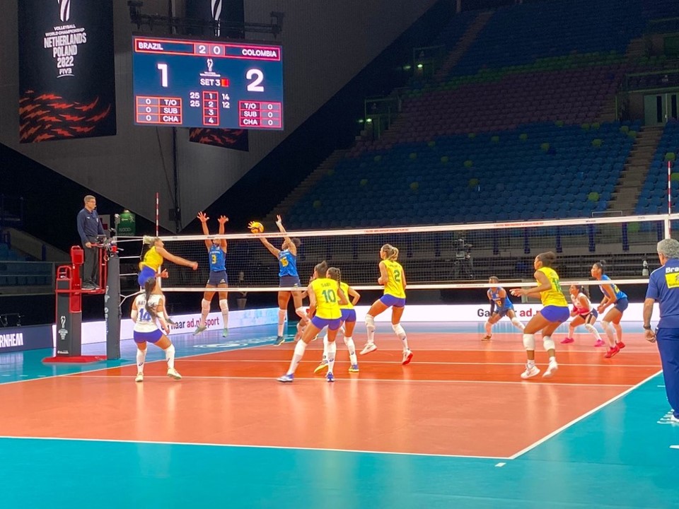 MUNDIAÇ DE VÔLEI FEMININO. PRIMEIRA FASE. TERCEIRA RODADA. BRASIL. CLASSIFICADO. COLÔMBIA.